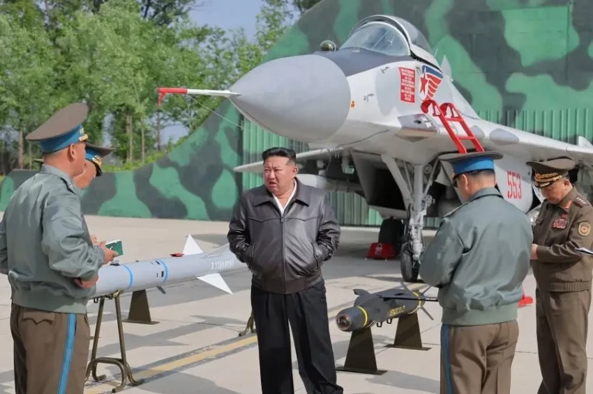 В Северной Корее прошли учения ВВС КНДР по борьбе с дронами и ракетами, и испытано новое оружие