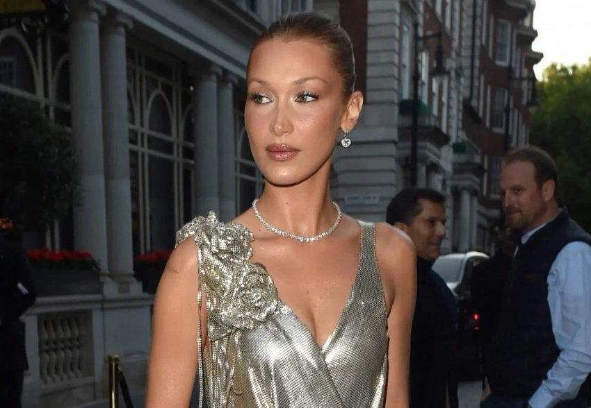 Белла Хадид повторила образ Миллы Йовович на премьере "Пятого элемента" в Каннах в 1997 году