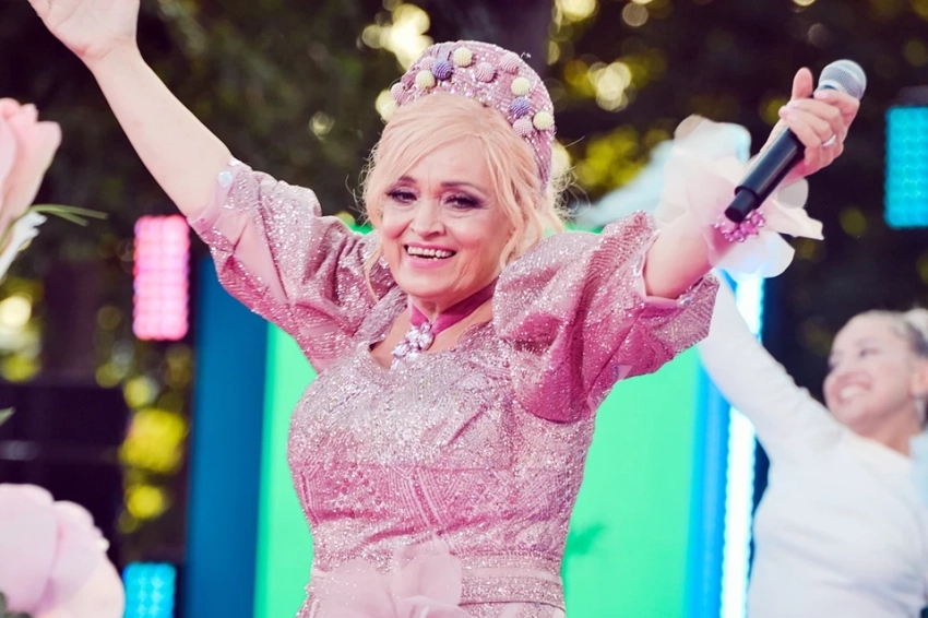 Как Надежда Кадышева стадионы продает: Певица подняла стоимость за выступления в два раза