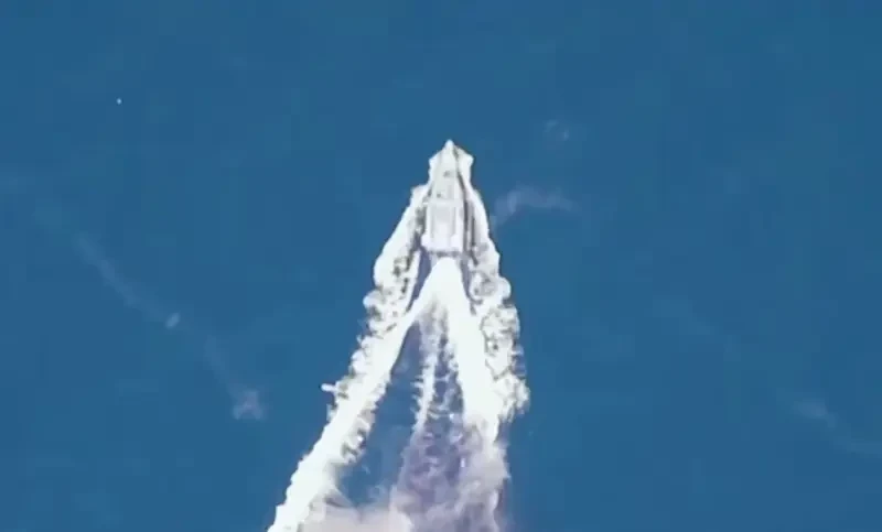 Показано видео поражения украинского БЭКа дроном в Чёрном море - боезаряд не сдетонировал