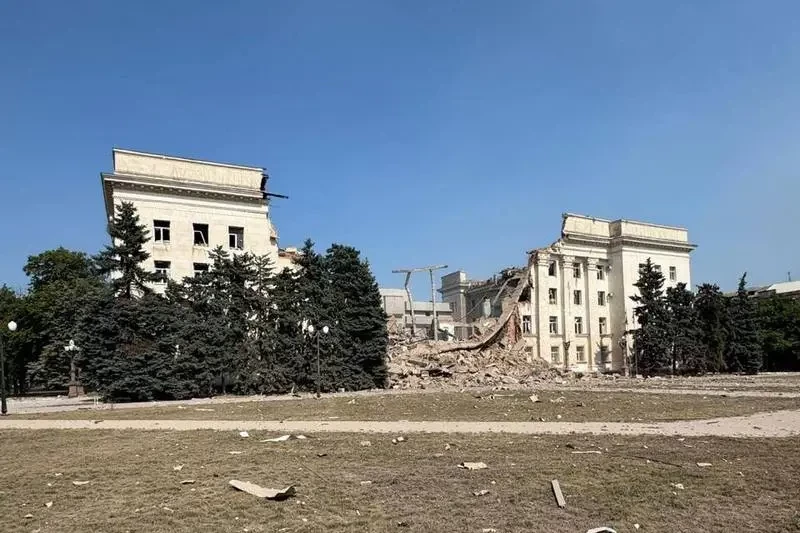 Российский канал: Удар по зданию администрации в Херсоне был нанесён во время совещания украинских силовиков