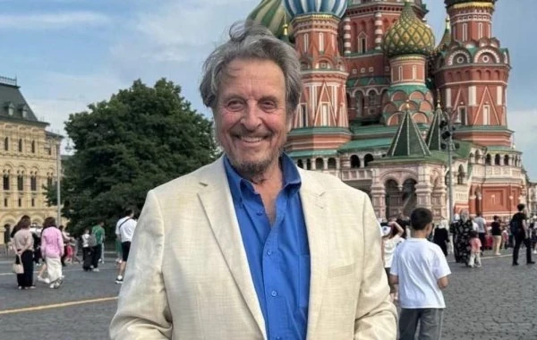 Отец Илона Маск заявил, что поражен чистотой Москвы и чудесными дорогами