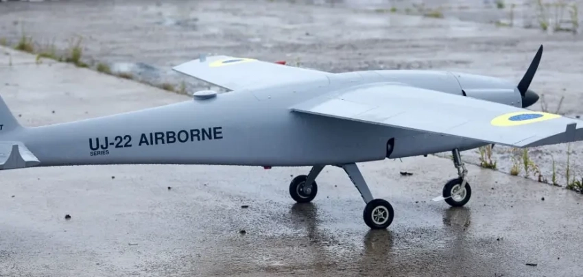 Поступают сообщения о прилётах дронов в Мурманской и Иркутской областях, в последнем случае - в 4,5 тыс. км от линии фронта