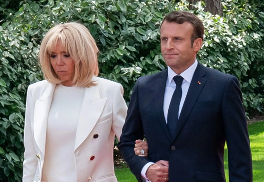 "Приходилось справлять нужду в кустах". Садовника Эммануэля и Брижит Макрон уволили после жалобы на антисанитарные условия труда