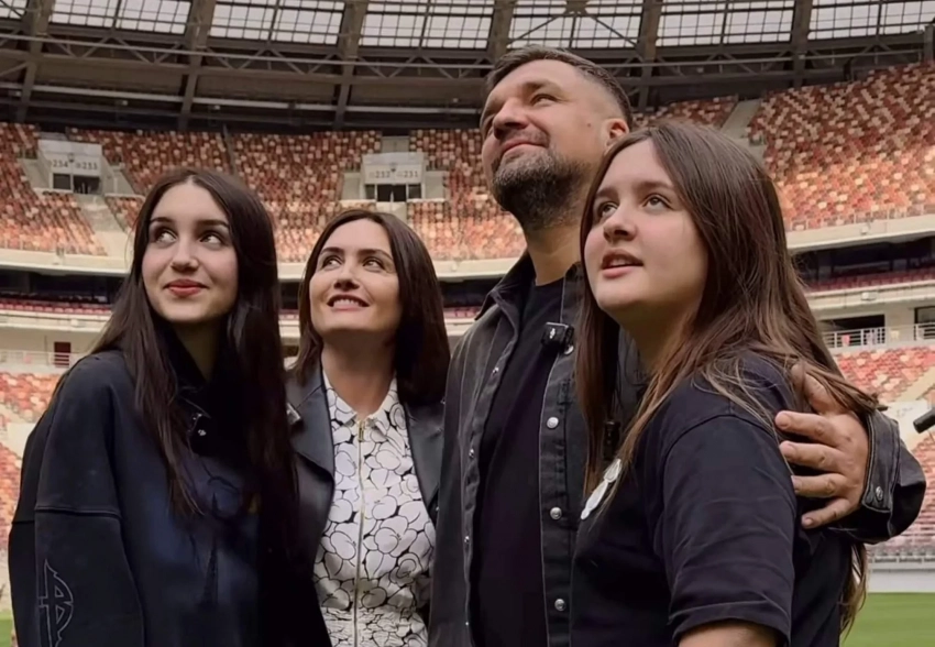 "Ты научил меня любить". Жена Басты устроила ему сюрприз по случаю годовщины свадьбы и венчания