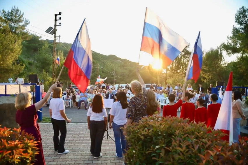 Зеленский заявил о своём недовольстве тем, что госсекретарь США Рубио поздравил граждан РФ с Днём России