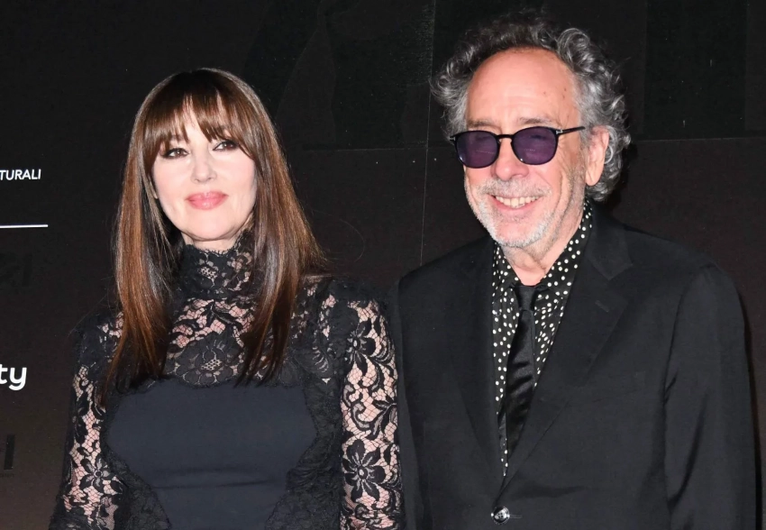 Моника Беллуччи в полупрозрачном платье и Тим Бёртон посетили кинофестиваль в Таормине