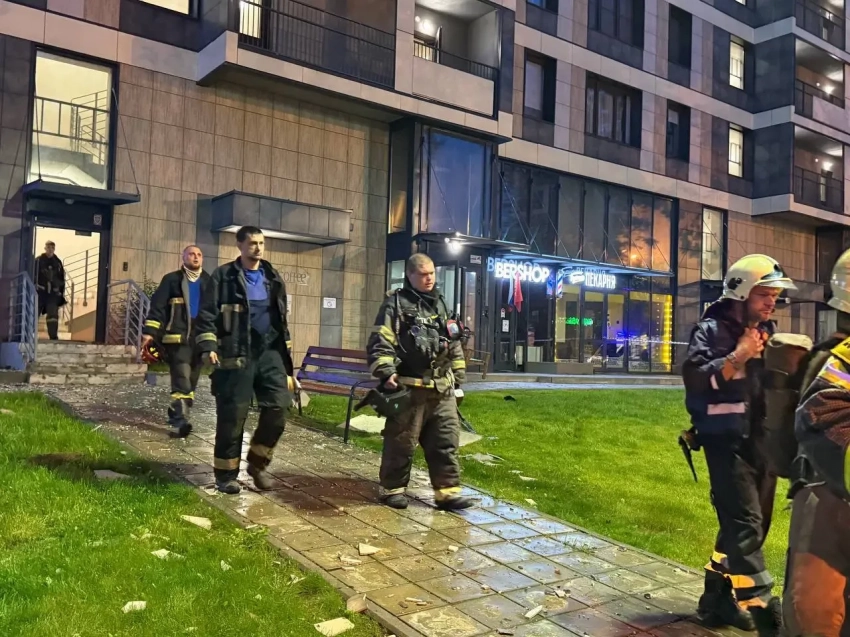 Прилёт БПЛА по многоэтажке в подмосковном Красногорске - губернатор Воробьёв сообщил о госпитализации 2-х и эвакуации 100 человек