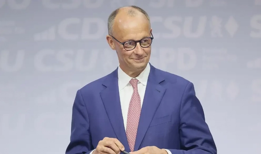 Канцлер ФРГ: конфликт на Украине невозможно решить военным путём