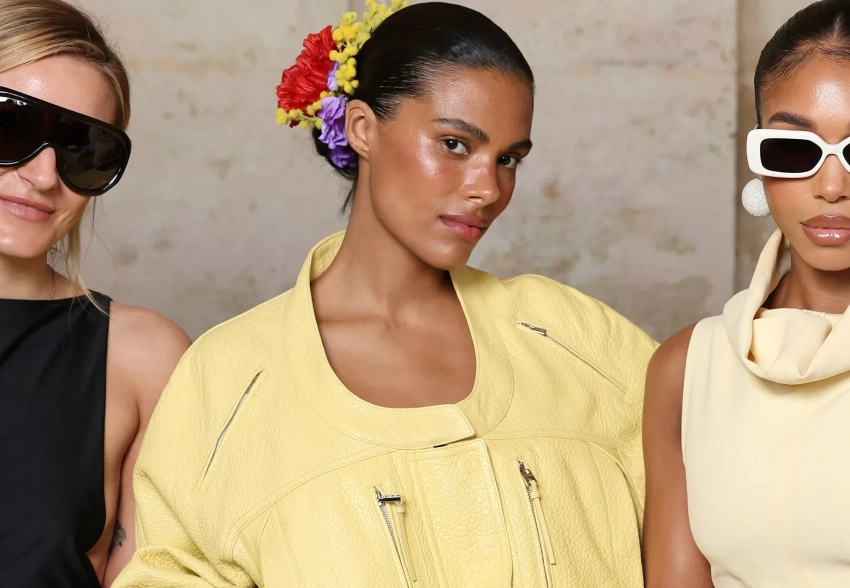 Наталья Водянова, Джиллиан Андерсон, Тина Кунаки, Мэттью Макконахи на показе Jacquemus на Неделе моды в Париже