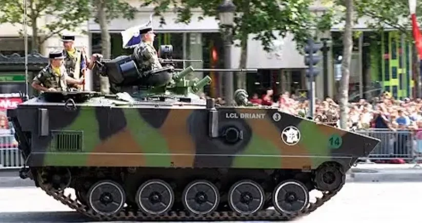 «Спор гусеницы против колёс больше не уместен»: французский генерал призывает готовиться к полномасштабной войне