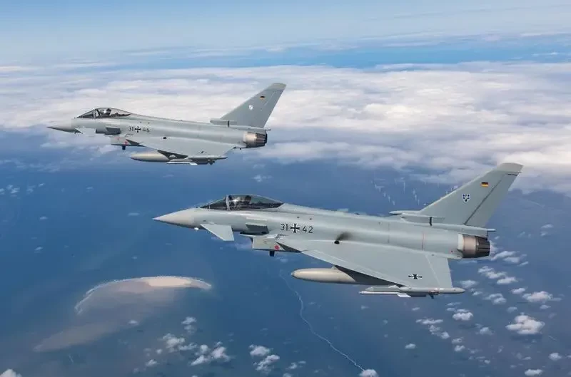 «Аэродромы и предприятия ВПК»: Генерал Бундесвера предлагает ударить по России, чтобы «помочь Украине»