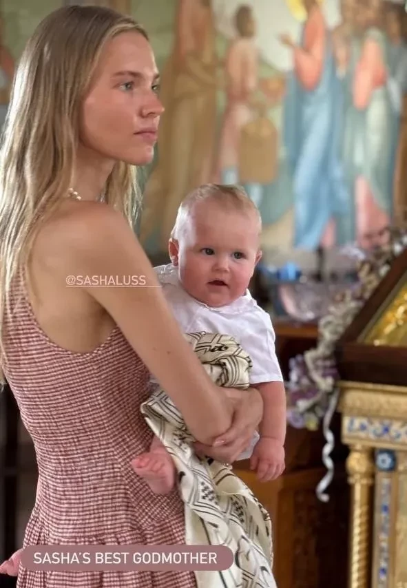 Лас-Вегас, тамада и классическая невеста: Илья Прусикин* показал, как прошла их свадьба с Софьей Таюрской