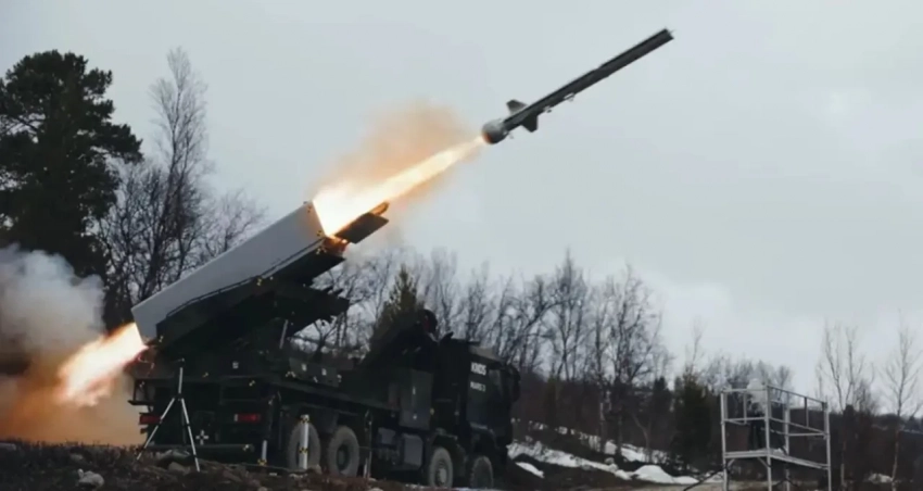 С автоматическим захватом цели: показаны стрельбы из РСЗО MARS 3 ракетой NSM