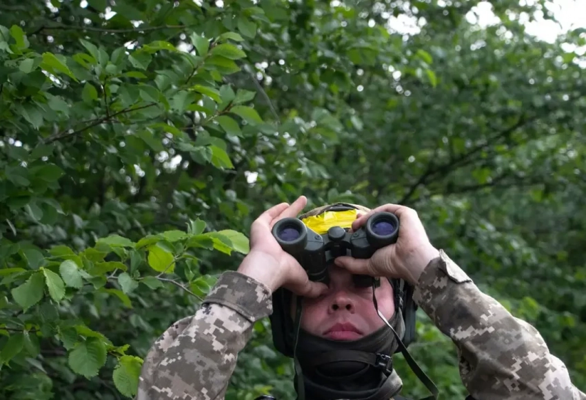 В связи с прорывом ВС РФ в районе Золотого Колодезя противник экстренно создаёт новую линию обороны в окрестностях Краматорска