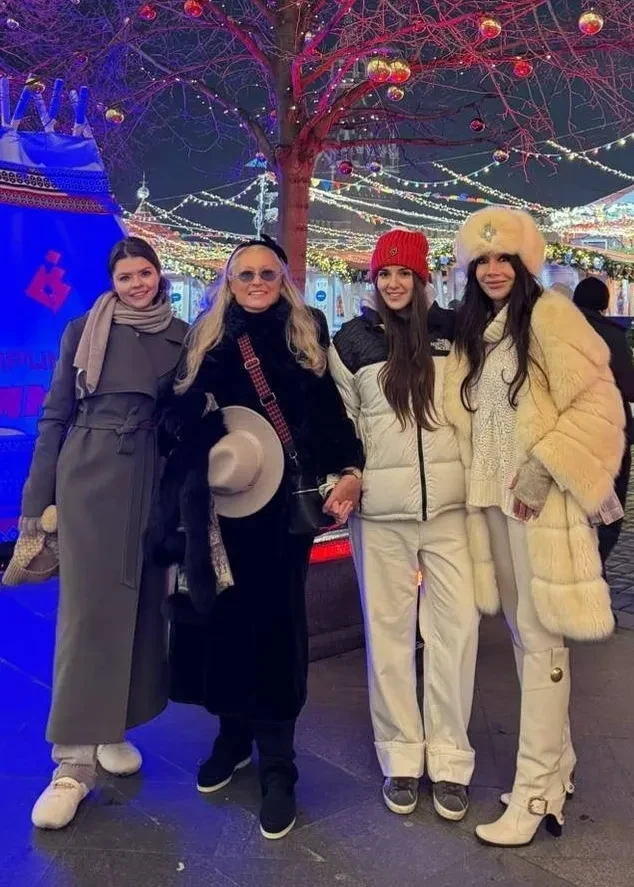 Татьяна Михалкова показала редкие фото с внуками — детьми Надежды и Артёма Михалковых