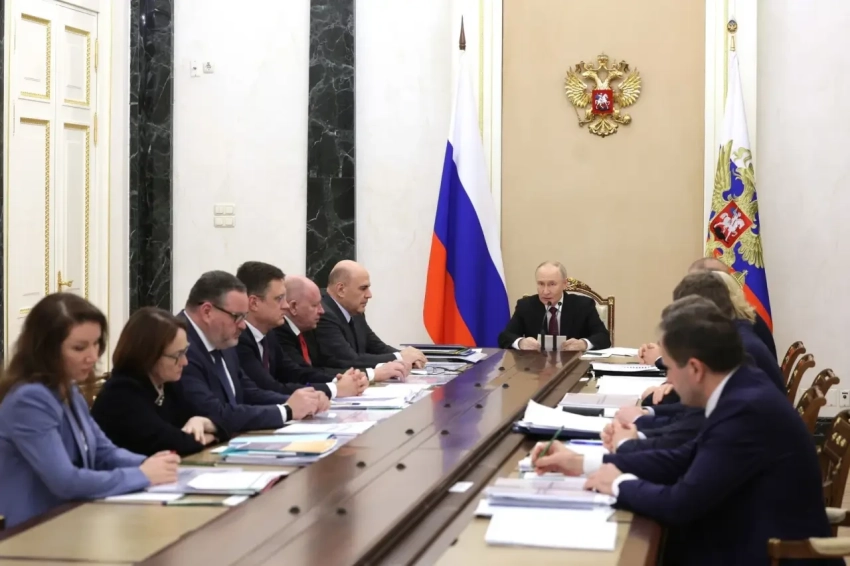 Путин: к 2036 году уровень бедности в России должен стать ниже пяти процентов