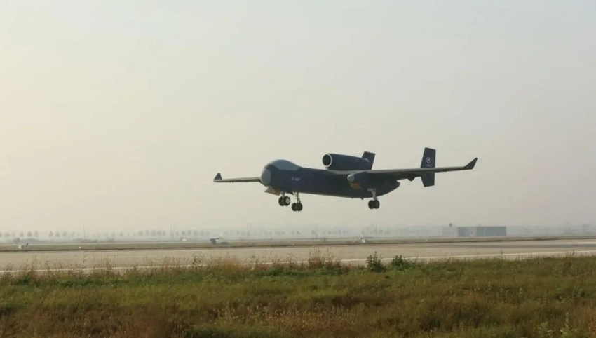 Способный нести рой дронов китайский БПЛА «Цзютянь» совершил первый полёт