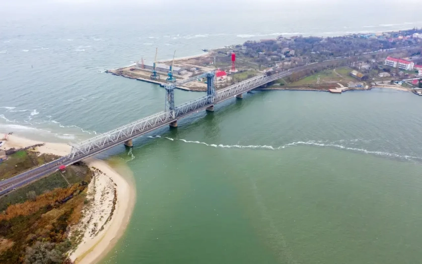 «Герани» и «Герберы» четвертый день работают по мосту в Затоке под Одессой