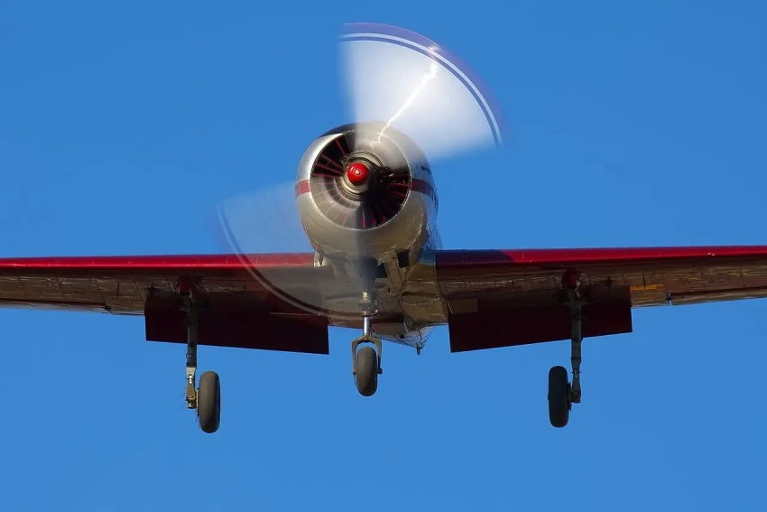 Показаны кадры погони украинского Як-52 за «Геранью» в небе над Одессой