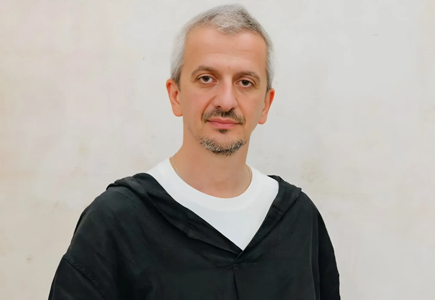 "Не захотели режиссёра-реформатора? Получите администратора-аудитора". В сети обсуждают отставку Константина Богомолова с поста и. о. ректора Школы-студии МХАТ