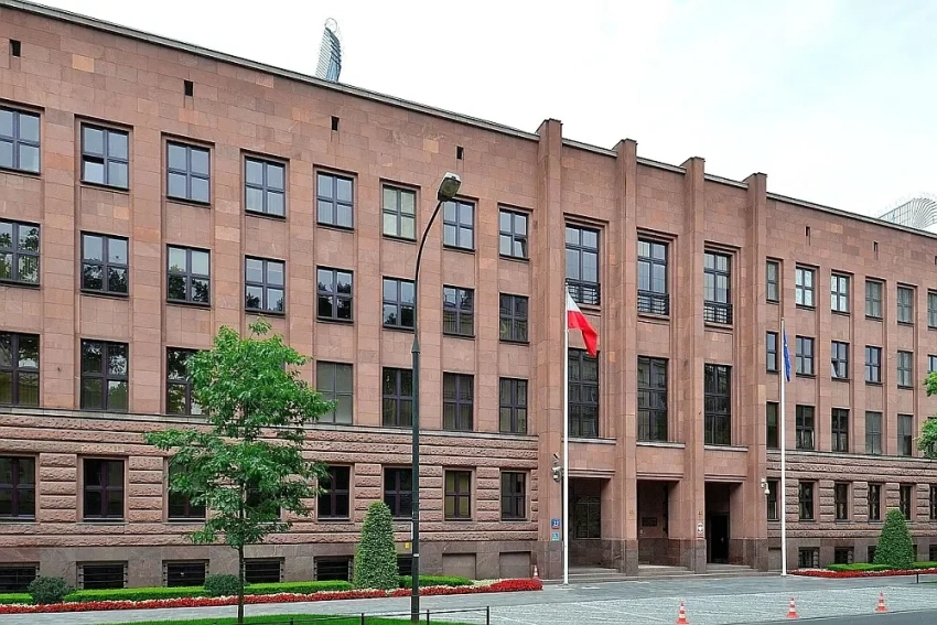 В МИД Польши вновь рекомендовали своим гражданам покинуть Россию