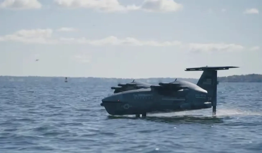 В США представлен дрон Squire Seaglider, способный и летать, и скользить по морю