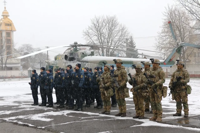 Командующий НГУ: Украина сможет долго воевать и не уступит своих земель