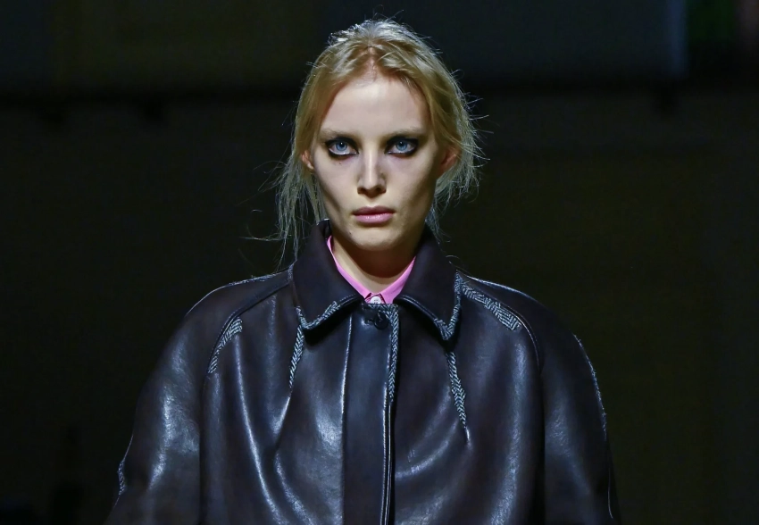 Российская модель приняла участие в показе Prada вместе с Беллой Хадид