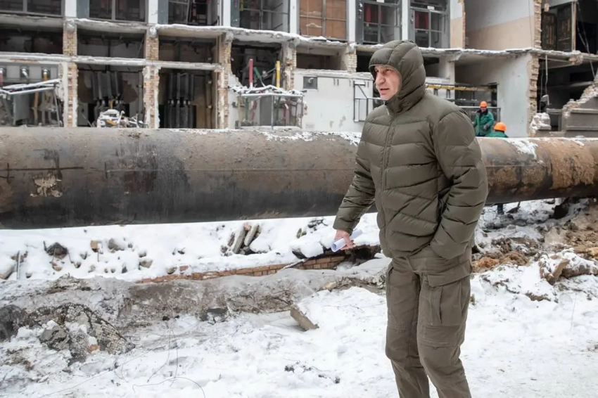 После значительной паузы возобновились ракетно-дроновые удары по целям в Киеве