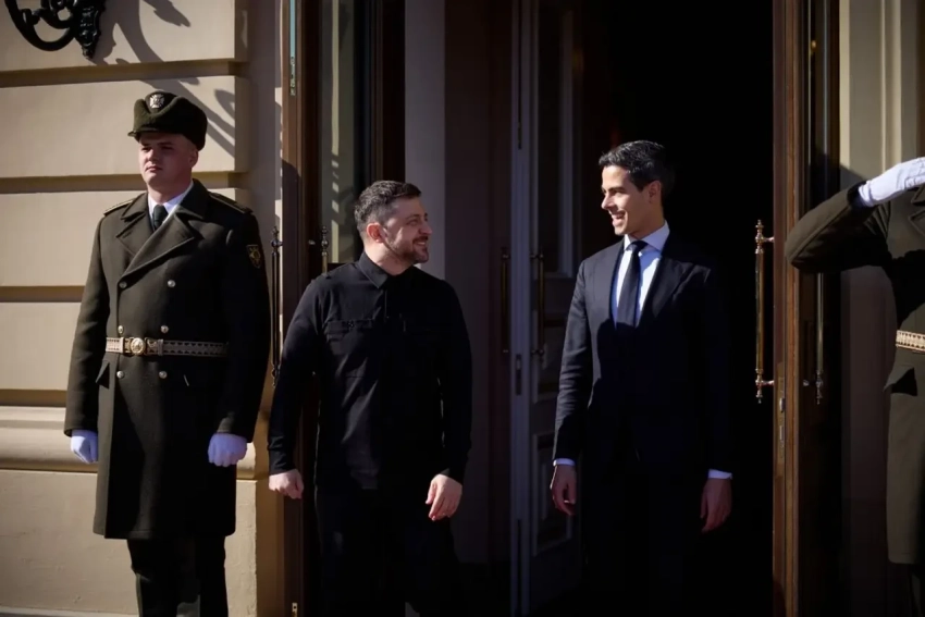 Зеленский хочет обменять своих инструкторов по дронам на зенитные ракеты Трампа